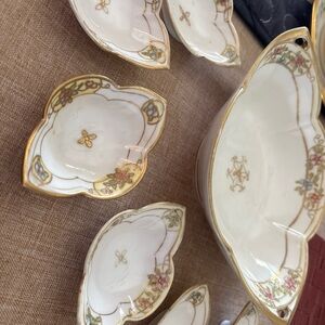 Elegant Gold and Cream Floral Dish Set